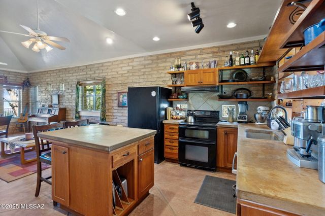 3021 N Gaia Place, Tucson, AZ 85745