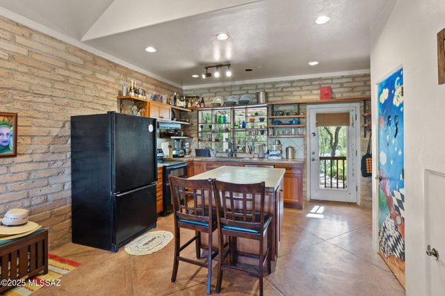 3021 N Gaia Place, Tucson, AZ 85745