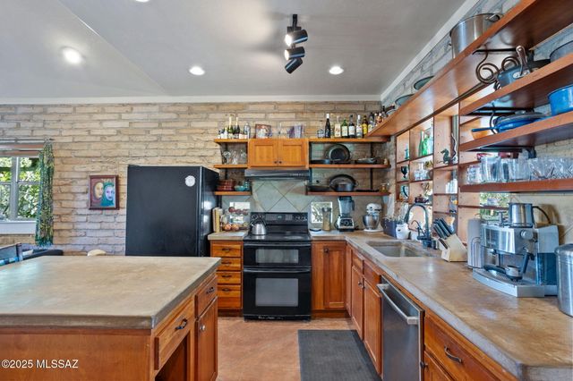 3021 N Gaia Place, Tucson, AZ 85745