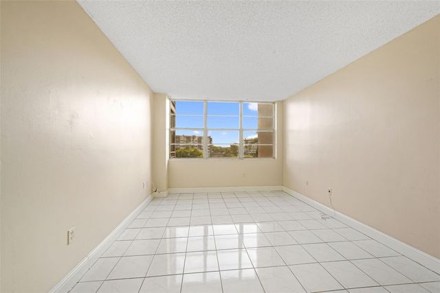 1300 Saint Charles Place 507, Pembroke Pines, FL 33026