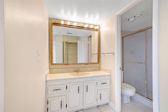 1300 Saint Charles Place 507, Pembroke Pines, FL 33026