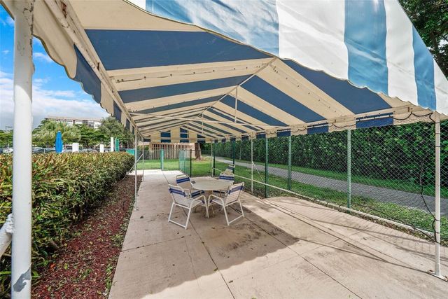 1300 Saint Charles Place 507, Pembroke Pines, FL 33026