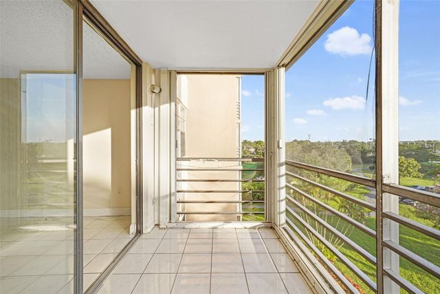 1300 Saint Charles Place 507, Pembroke Pines, FL 33026