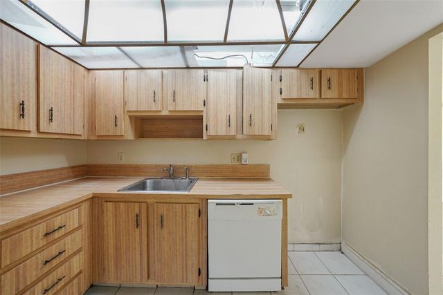 1300 Saint Charles Place 507, Pembroke Pines, FL 33026