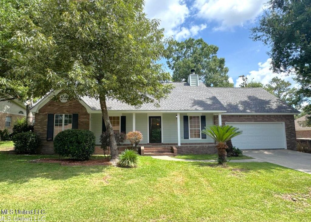 882 Maili Place, Diamondhead, MS 39525