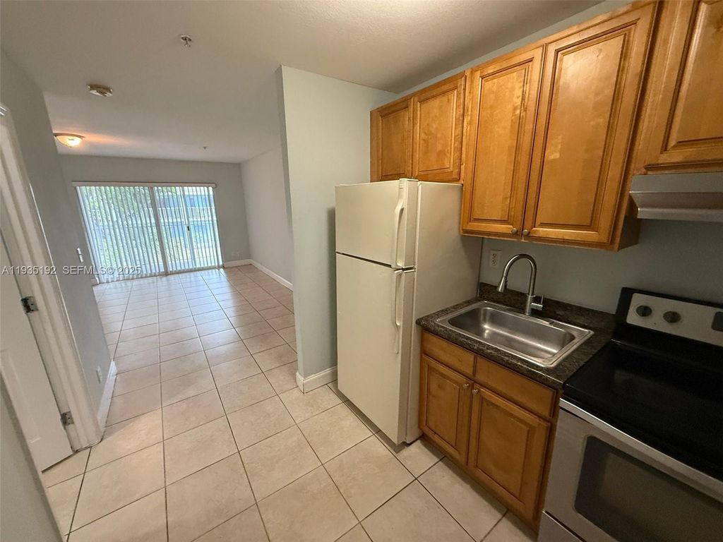4271 NW 5th St 253, Plantation, FL 33317