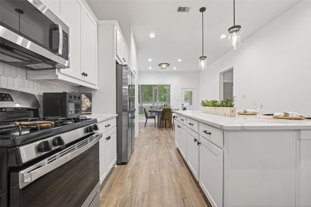 321 Mullins Court, Montgomery, TX 77316