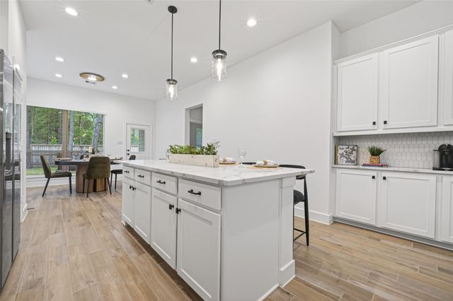 321 Mullins Court, Montgomery, TX 77316