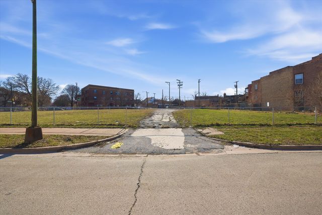 6848 S Anthony Avenue, Chicago, IL 60637