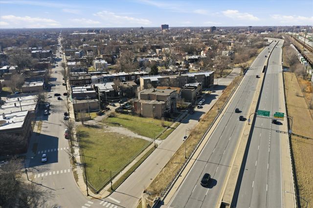 6848 S Anthony Avenue, Chicago, IL 60637