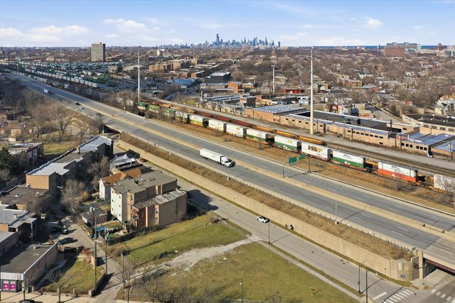 6848 S Anthony Avenue, Chicago, IL 60637