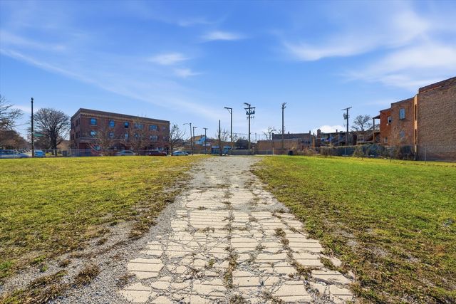 6848 S Anthony Avenue, Chicago, IL 60637