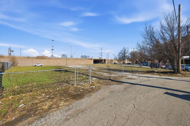 6848 S Anthony Avenue, Chicago, IL 60637