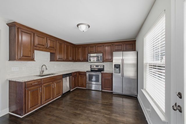 121 Pledge Ct, La Vergne, TN 37086