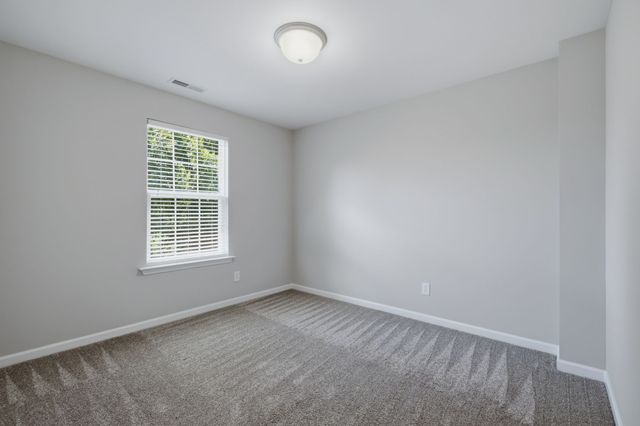 121 Pledge Ct, La Vergne, TN 37086