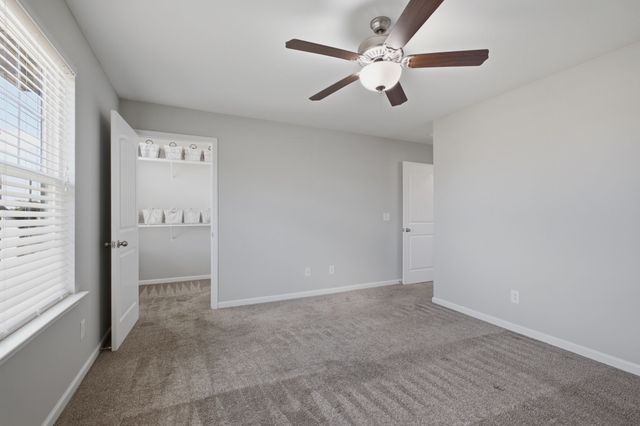 121 Pledge Ct, La Vergne, TN 37086