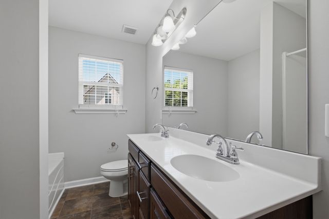 121 Pledge Ct, La Vergne, TN 37086