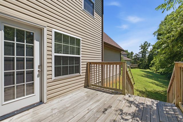 121 Pledge Ct, La Vergne, TN 37086