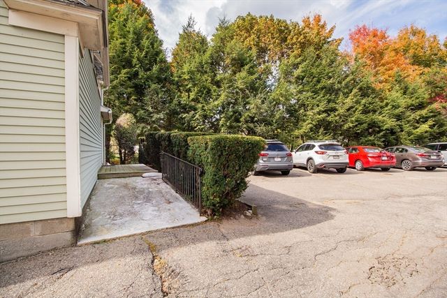 4 Boyden Rd, Holden, MA 01520