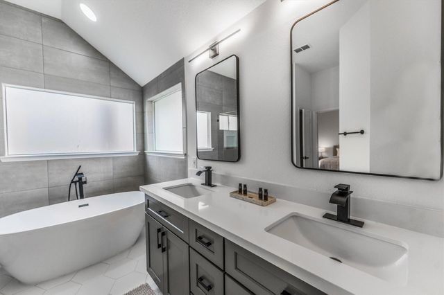 75 Autumn Branch Drive, The Woodlands, TX 77382