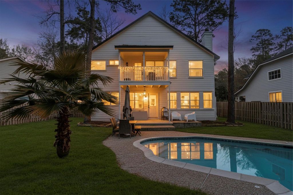 75 Autumn Branch Drive, The Woodlands, TX 77382