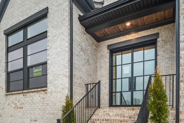 7300 Woodwick Dr, Fairview, TN 37062