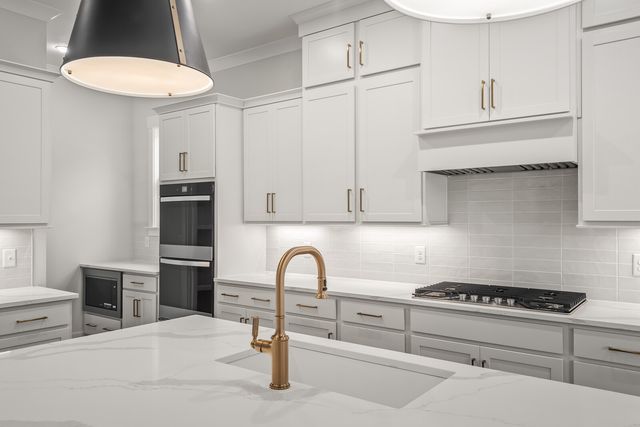 7300 Woodwick Dr, Fairview, TN 37062