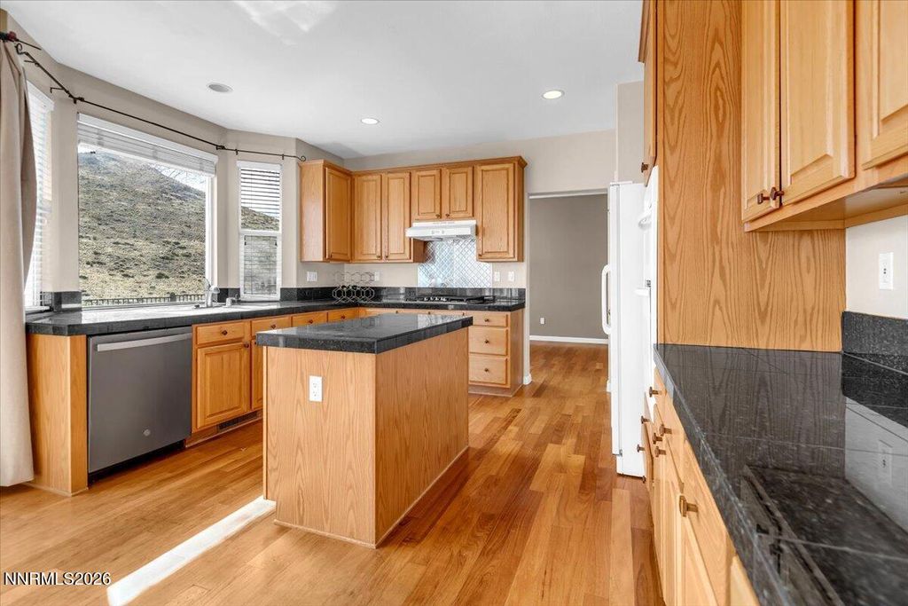 Image 17 of property listing at 2910 Deer Run Drive, Reno, NV 89509