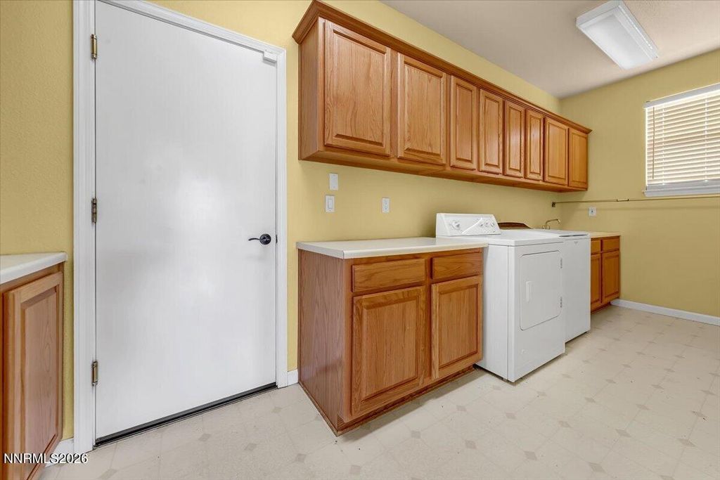 Image 29 of property listing at 2910 Deer Run Drive, Reno, NV 89509