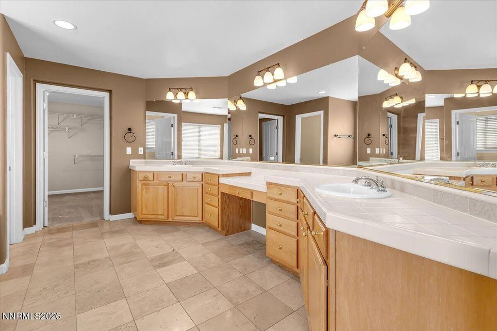 Image 32 of property listing at 2910 Deer Run Drive, Reno, NV 89509