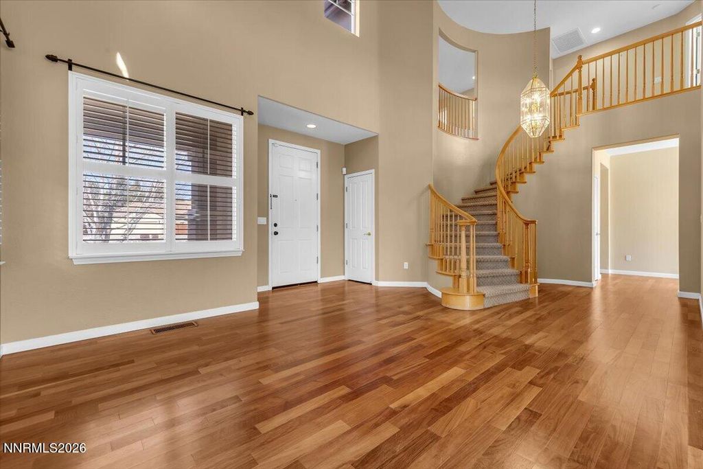 Image 5 of property listing at 2910 Deer Run Drive, Reno, NV 89509