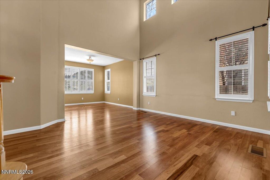 Image 7 of property listing at 2910 Deer Run Drive, Reno, NV 89509