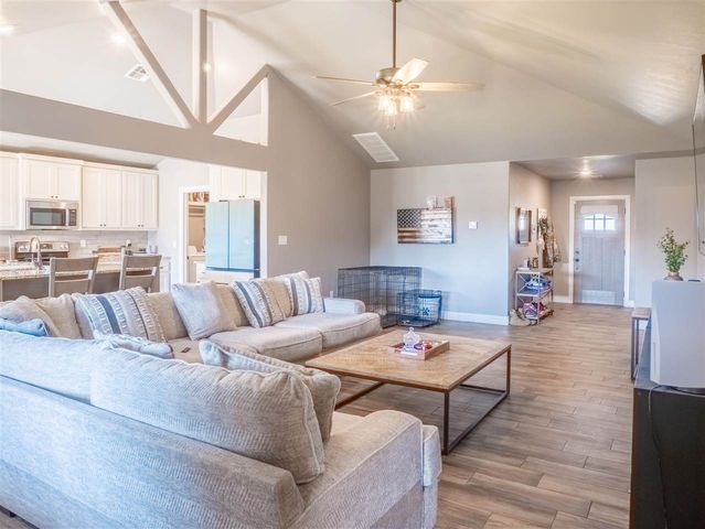 2136 SW 43rd Street, Lawton, OK 73505