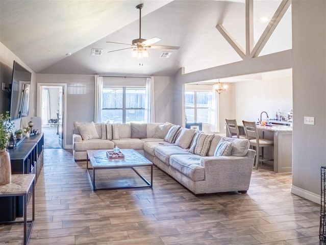 2136 SW 43rd Street, Lawton, OK 73505
