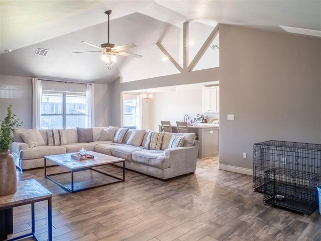 2136 SW 43rd Street, Lawton, OK 73505
