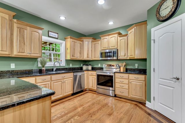 179 Lake Hollow Rd, Woodbury, TN 37190