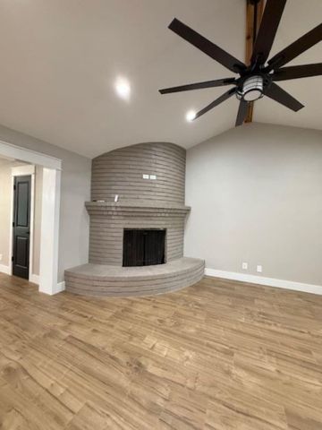 674 Meadowgreen Drive, Port Neches, TX 77651