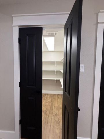 674 Meadowgreen Drive, Port Neches, TX 77651