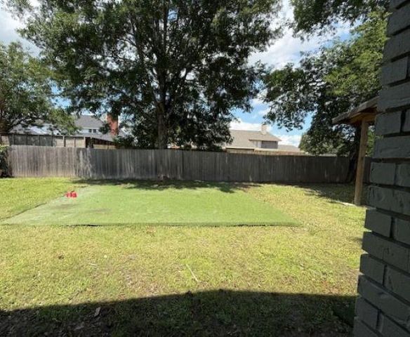 674 Meadowgreen Drive, Port Neches, TX 77651