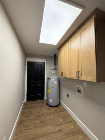 674 Meadowgreen Drive, Port Neches, TX 77651