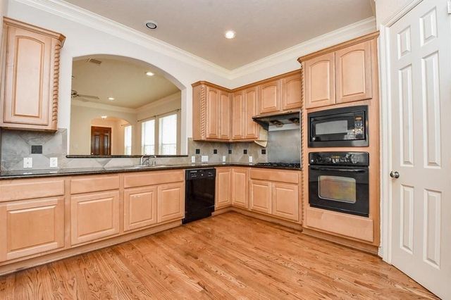 3206 Holly Crossing Drive, Houston, TX 77042