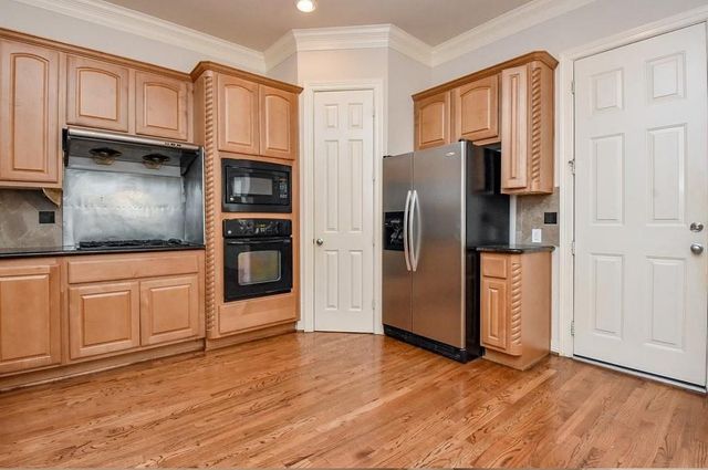 3206 Holly Crossing Drive, Houston, TX 77042