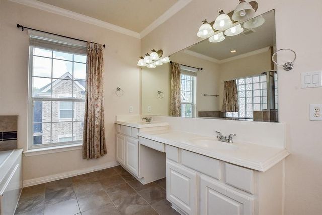 3206 Holly Crossing Drive, Houston, TX 77042
