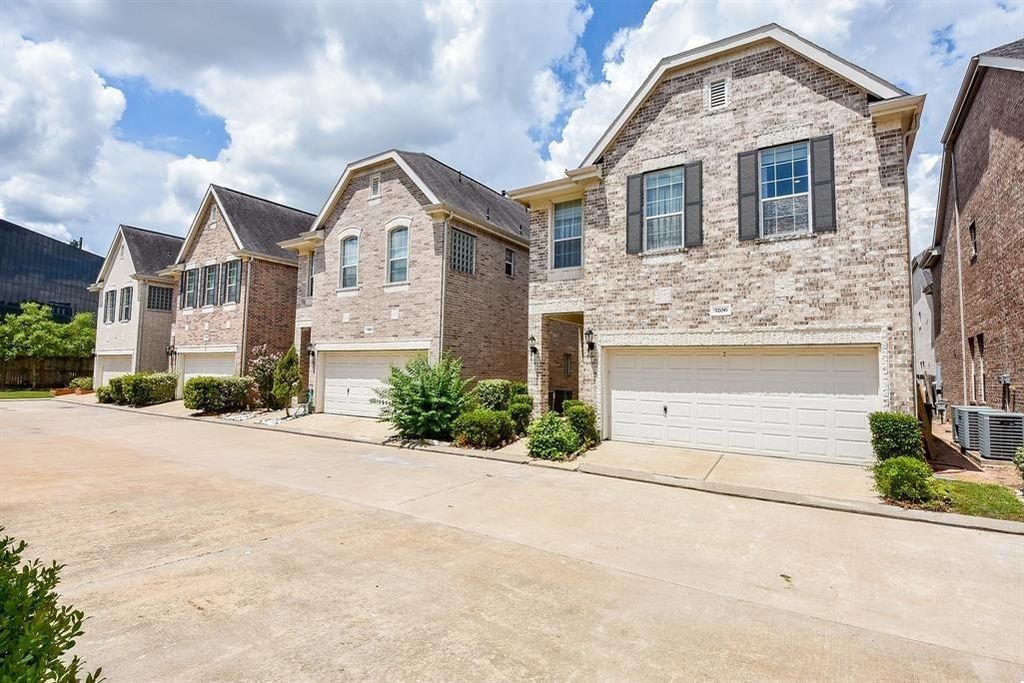3206 Holly Crossing Drive, Houston, TX 77042