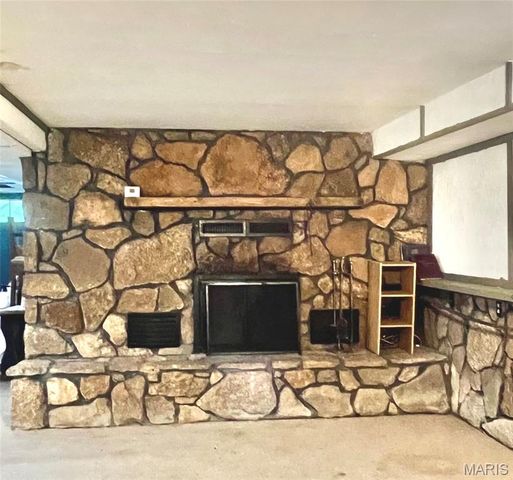 2371 Holtgrewe Road, Washington, MO 63090