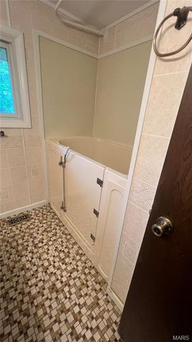 2371 Holtgrewe Road, Washington, MO 63090