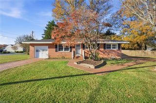 477 Windemere RD, Newport News, VA 23602