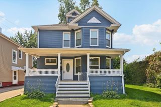 325 4th Street, Waukegan, IL 60085