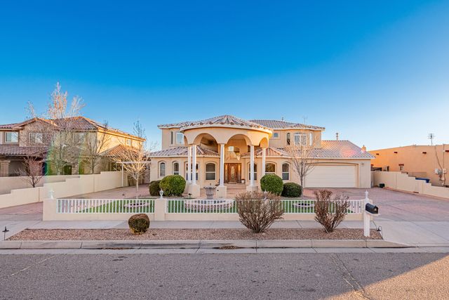 2304 La Vista Court NW, Albuquerque, NM 87120