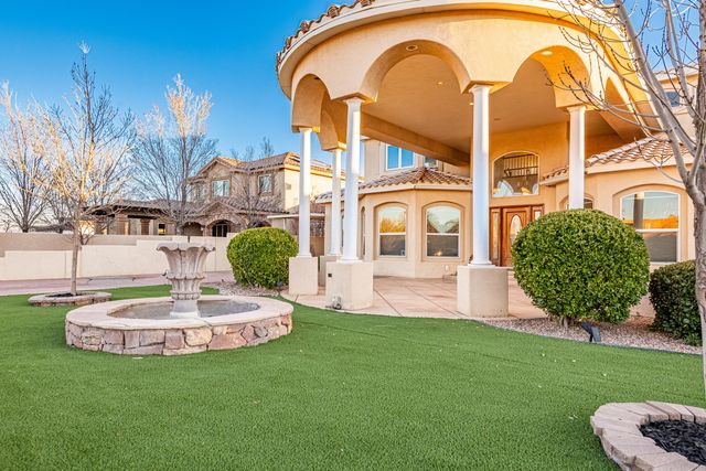 2304 La Vista Court NW, Albuquerque, NM 87120